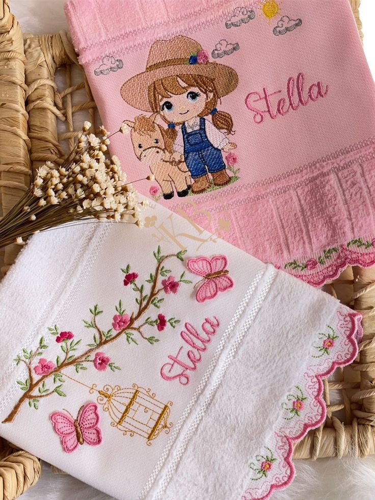 Toalha de mão infantil com barra bordada